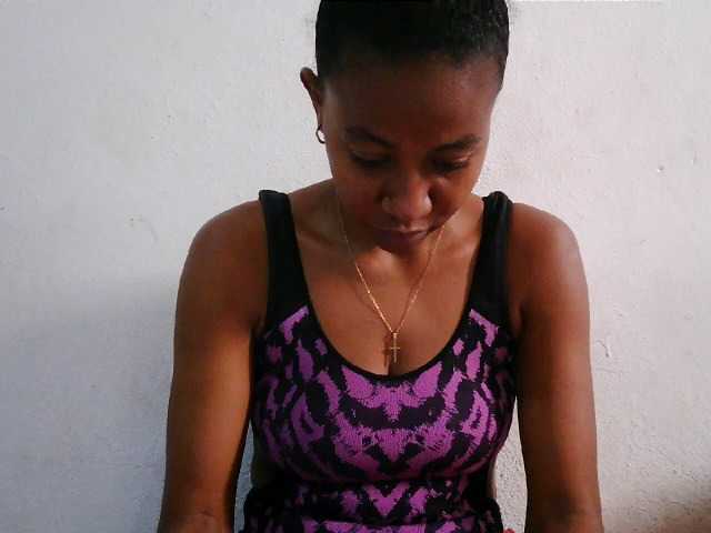Luanah live cam on BongaCams