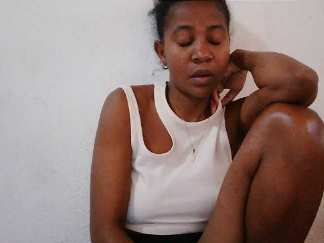 Luanah live cam on BongaCams