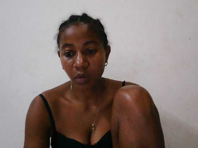 Luanah live cam on BongaCams