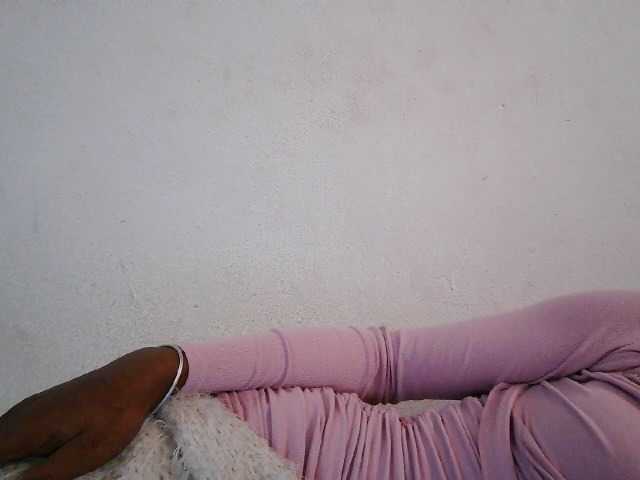 Luanah live cam preview