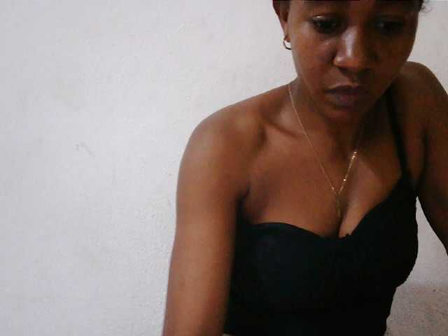 Luanah live cam on BongaCams
