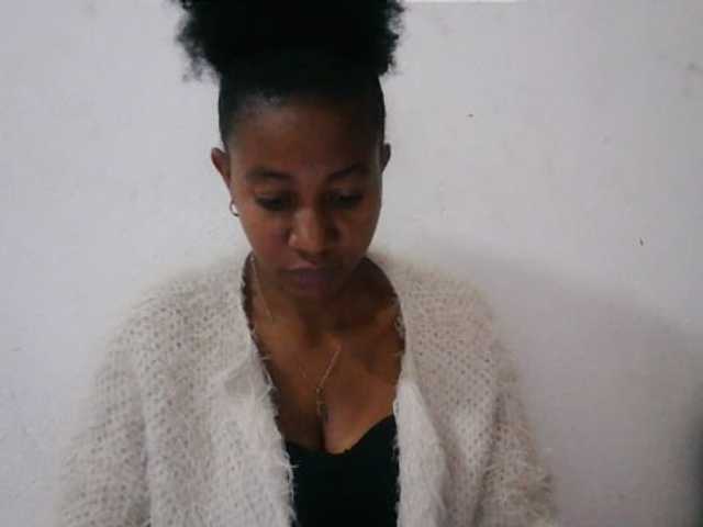 Luanah webcam