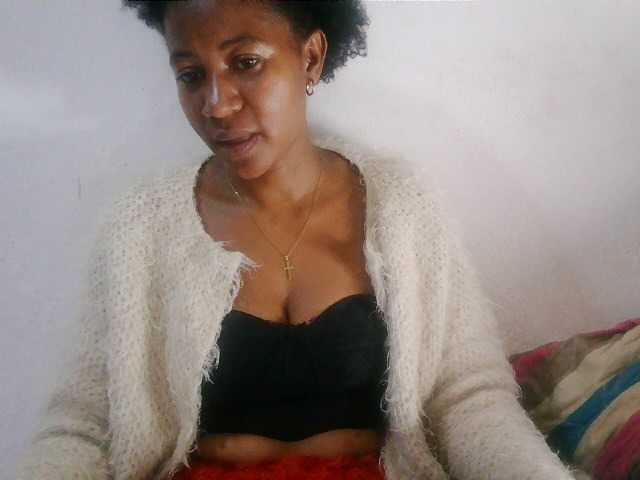 Luanah live cam on BongaCams