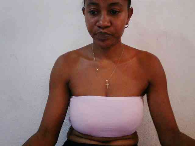 Luanah webcam