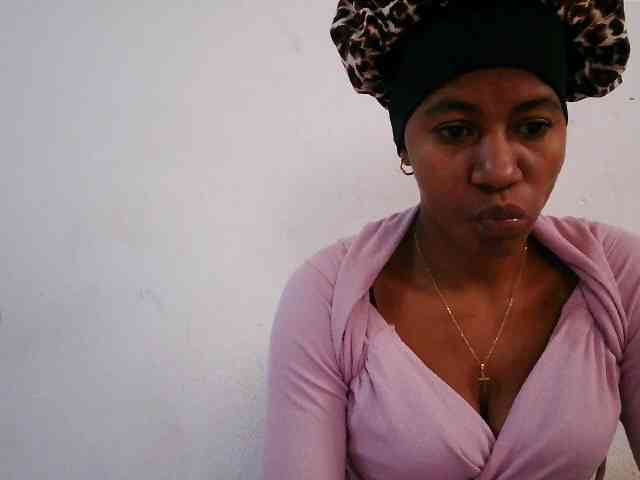 Luanah webcam