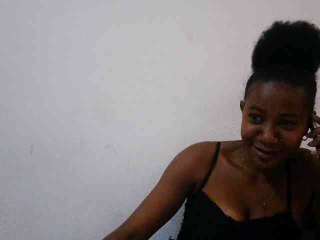 Luanah webcam