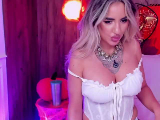 EllaMinx live cam preview