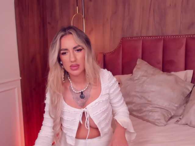 EllaMinx live cam on BongaCams