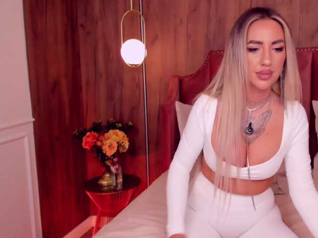 EllaMinx live cam on BongaCams