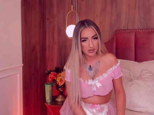 EllaMinx webcam