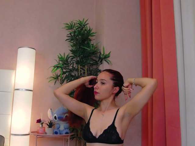 SarahCooper live cam preview