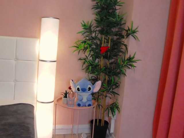 SarahCooper live cam on BongaCams