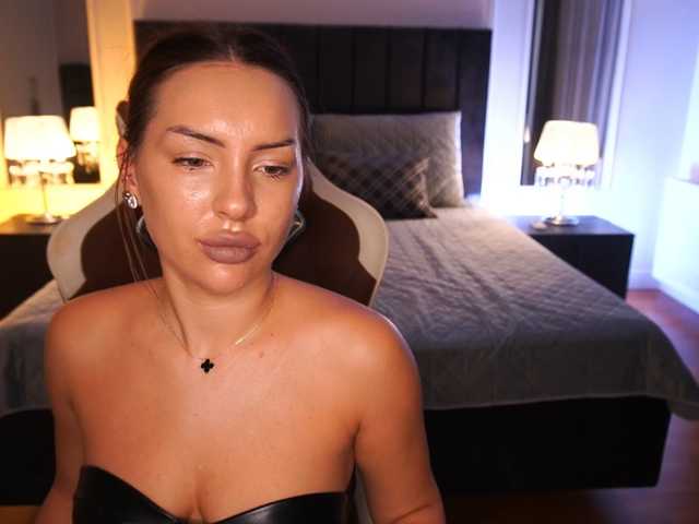 AlisaOnee live cam on BongaCams