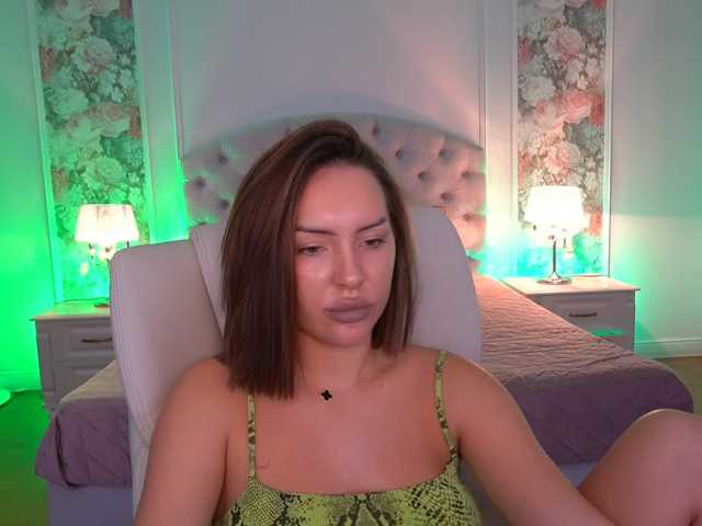 AlisaOnee live cam on BongaCams