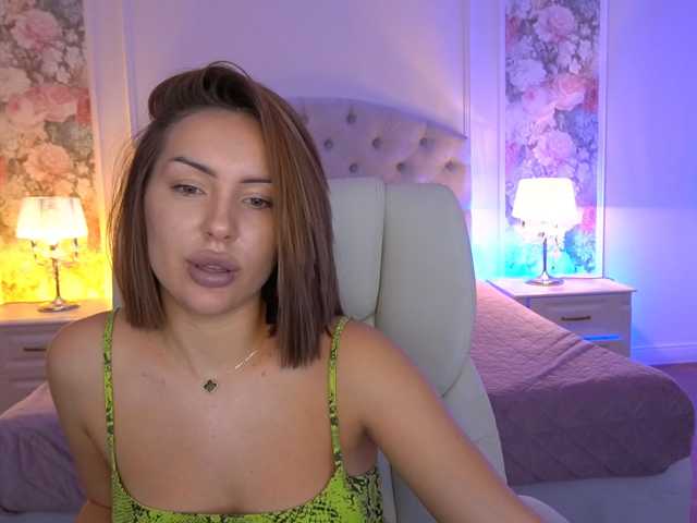 AlisaOnee live cam on BongaCams