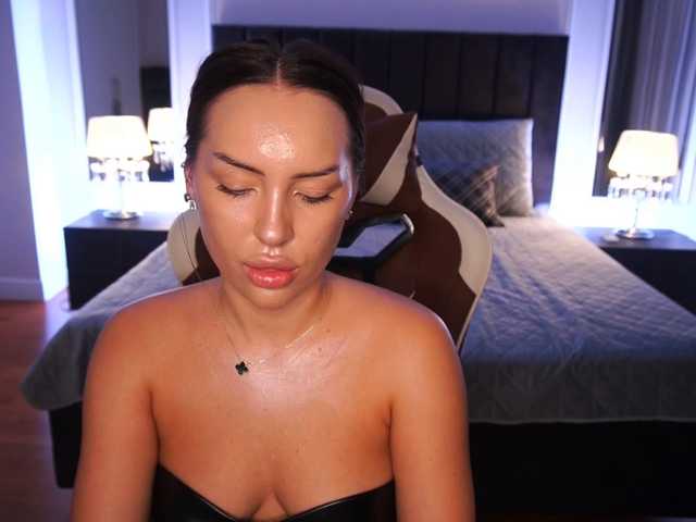 AlisaOnee live cam on BongaCams