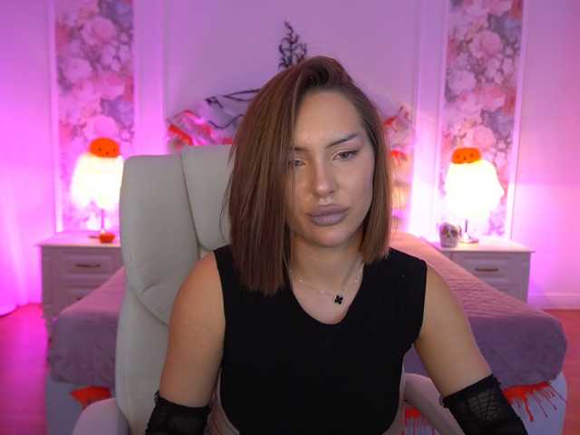 AlisaOnee live cam on BongaCams