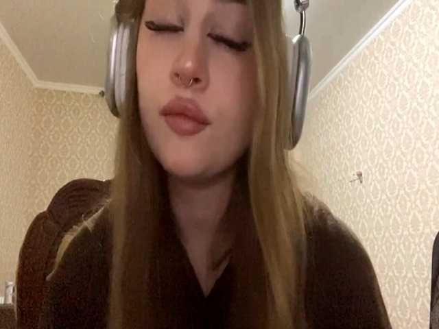 CristineFrates live cam on BongaCams