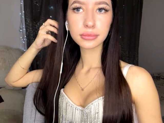 CristineFrates live cam preview