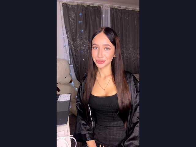 CristineFrates, en directo ahora en BongaCams