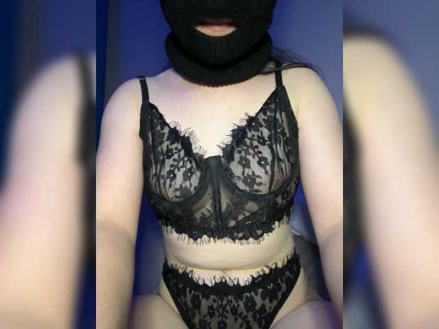 le modèle velvetkis-333 est en webcam porno dans un show sur le site bongacams, il possède les tags suivants: White/Caucasian,Brunette,Shaved