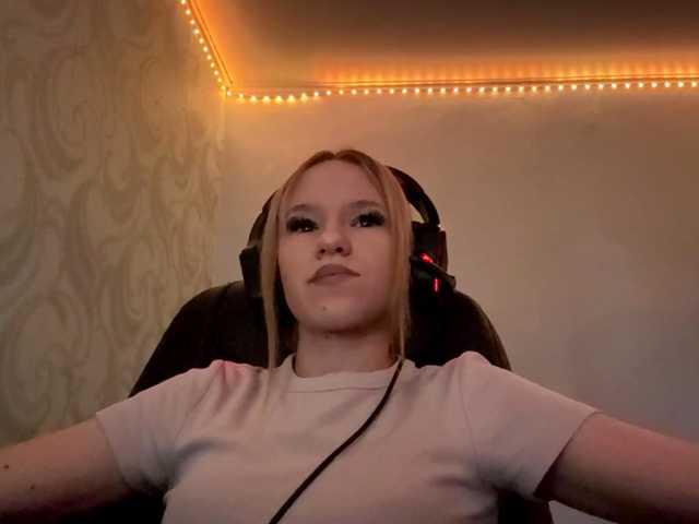 linaloawot live cam on BongaCams