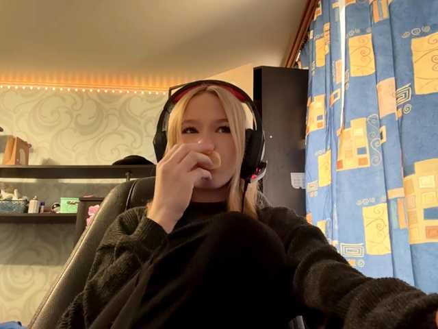 linaloawot live cam on BongaCams