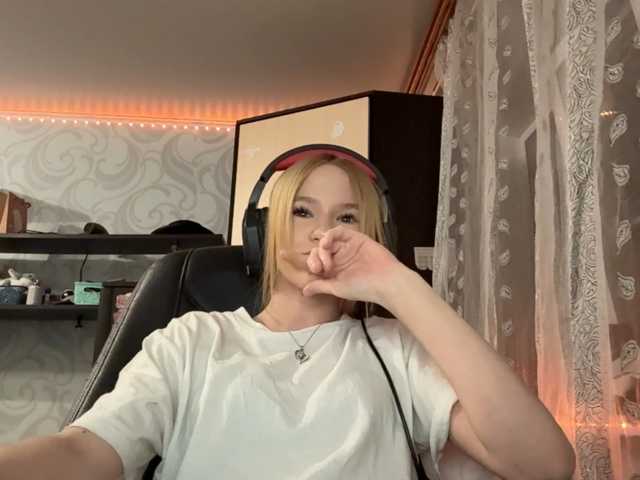 linaloawot live cam on BongaCams