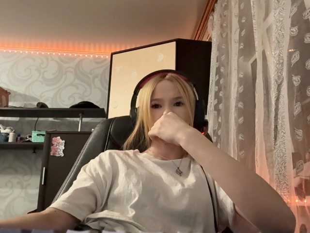 linaloawot live cam on BongaCams