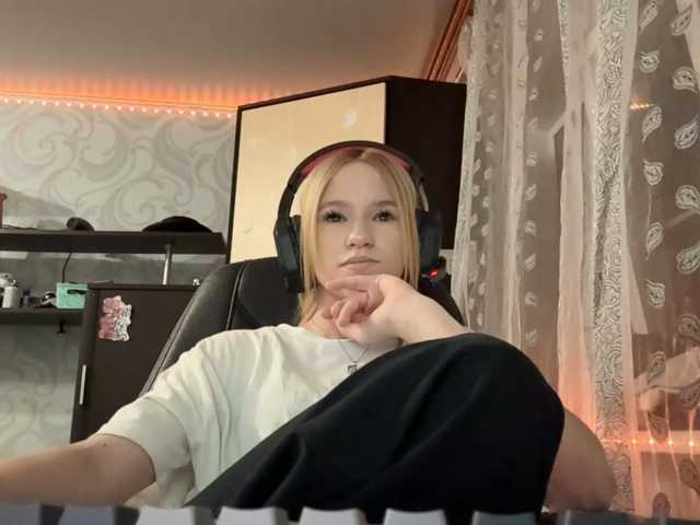 linaloawot live cam on BongaCams