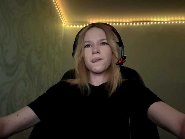 linaloawot live cam on BongaCams