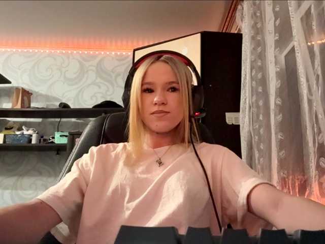 linaloawot live cam on BongaCams