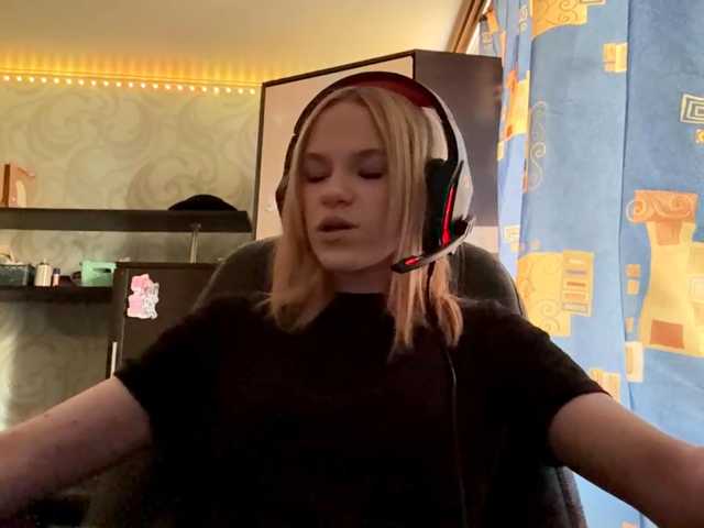 linaloawot live cam on BongaCams