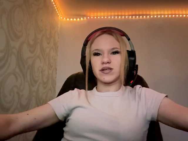 linaloawot live cam on BongaCams