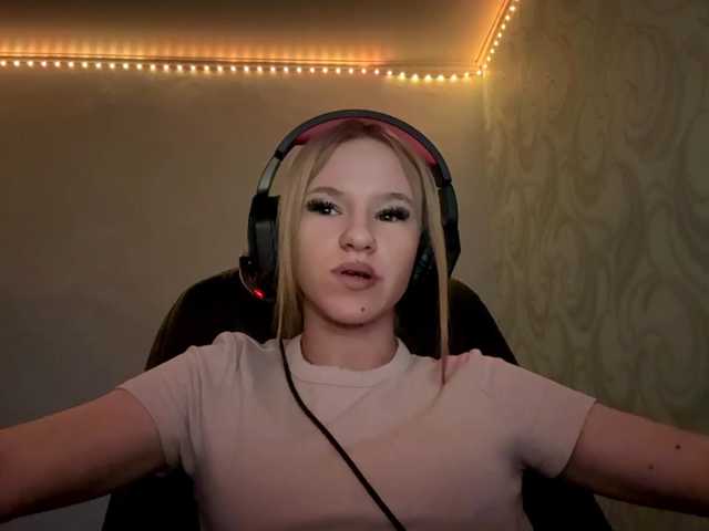 linaloawot live cam on BongaCams