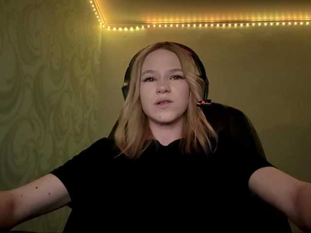 linaloawot live cam on BongaCams