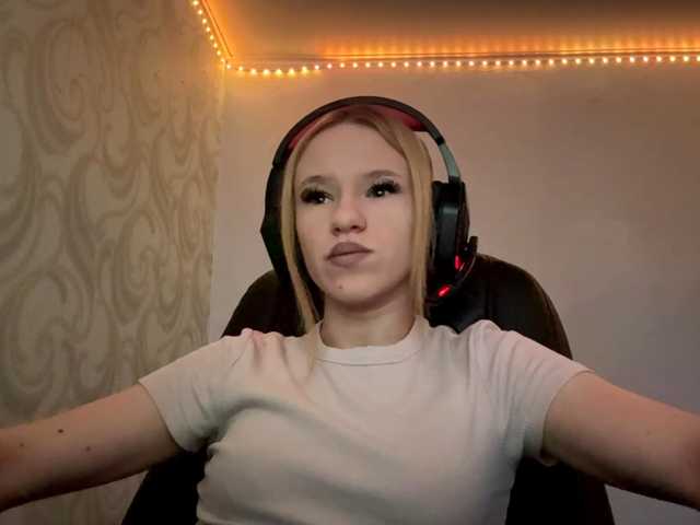 linaloawot live cam on BongaCams