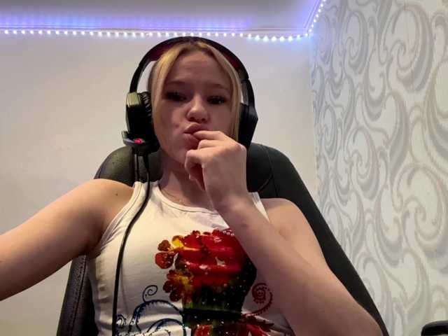 linaloawot live cam on BongaCams