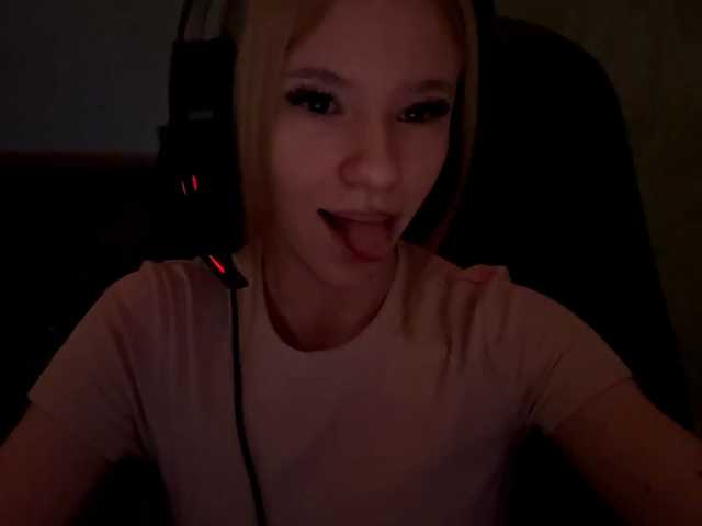linaloawot live cam on BongaCams