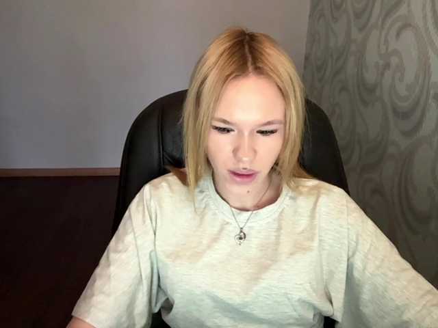 linaloawot live cam on BongaCams