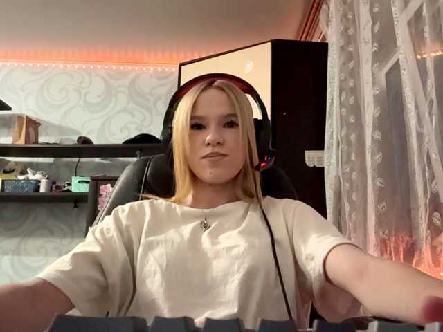 linaloawot live cam on BongaCams