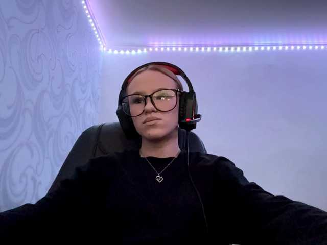 linaloawot live cam on BongaCams