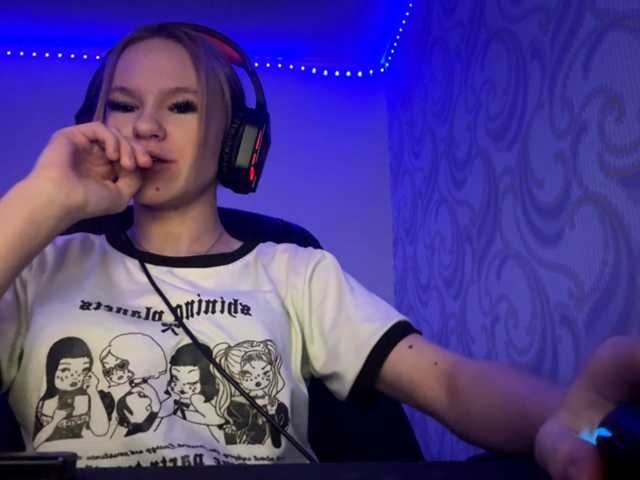 linaloawot live cam on BongaCams