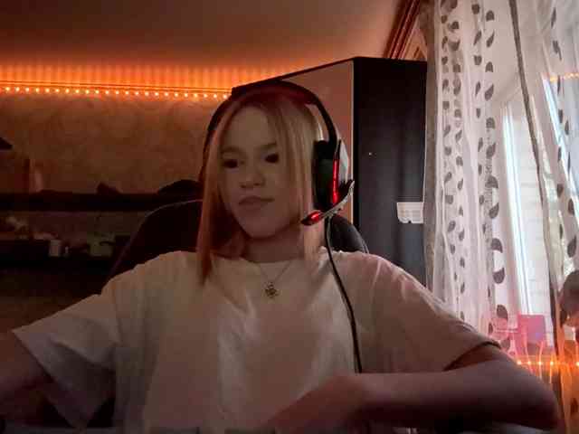 linaloawot Live Webcam on BongaCams