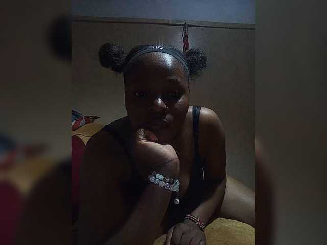 Milah2 live cam on BongaCams