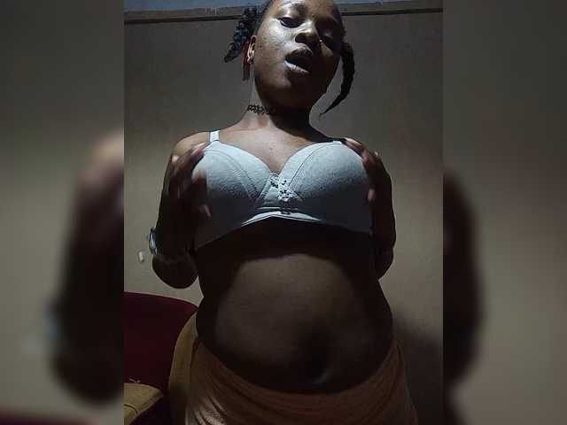 Milah2 live cam on BongaCams