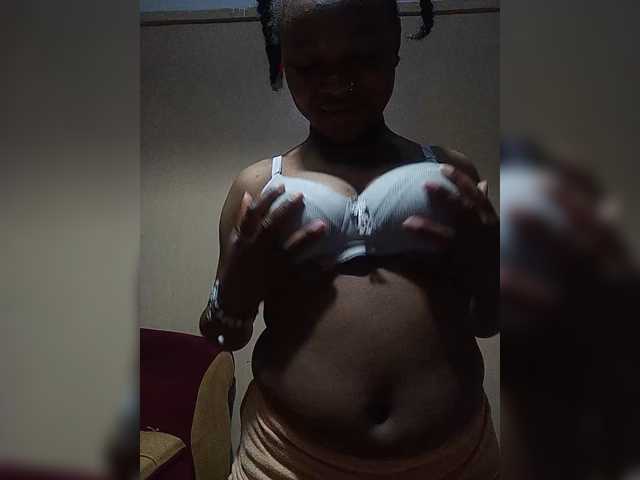 Milah2 live cam on BongaCams