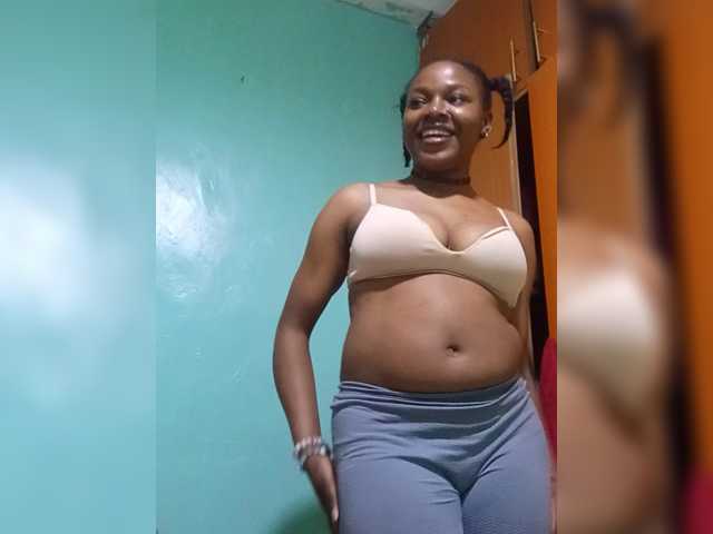 Milah2, live now on BongaCams