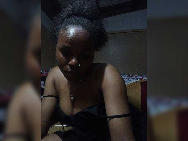 Milah2 live cam preview