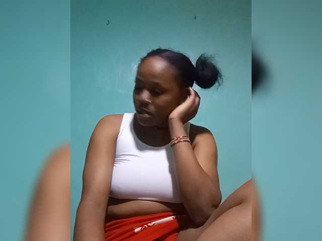 Milah2 live cam preview